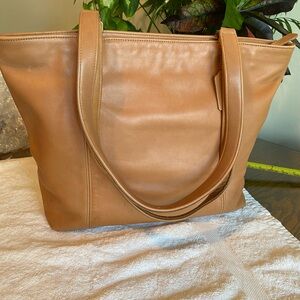 Coach Light Tote 4065 Honey Tan Vintage Has Wear Leather